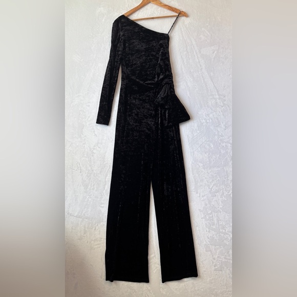 Black Halo EVE black women one sleeve formal wide leg velvet jumpsuit size 2 NWT - Picture 2 of 13